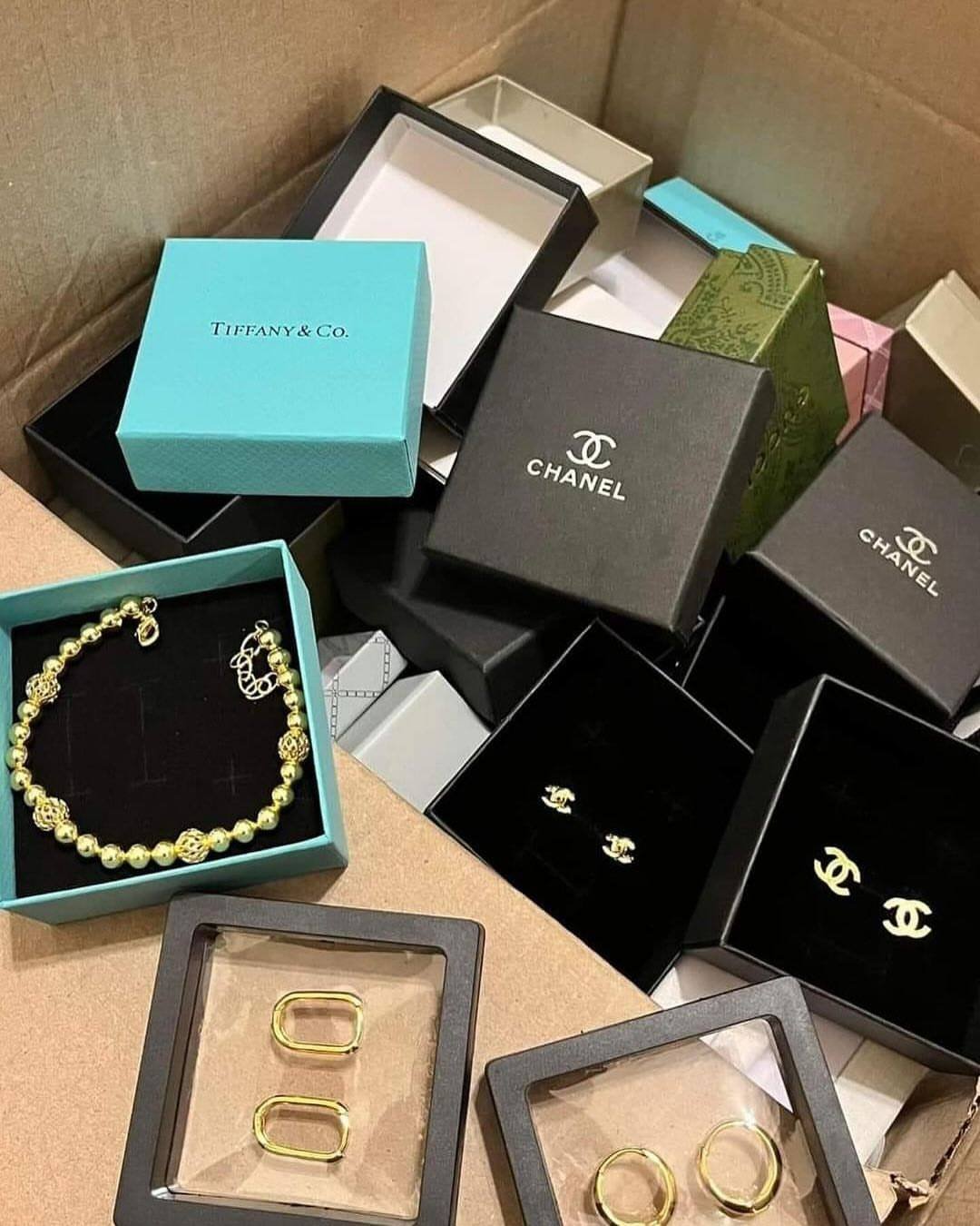 Wholesale Jewelry Liquidation Pallets