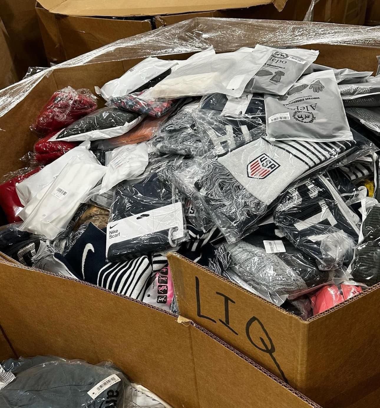 Amazon Bulk Clothing Pallet - Image 2
