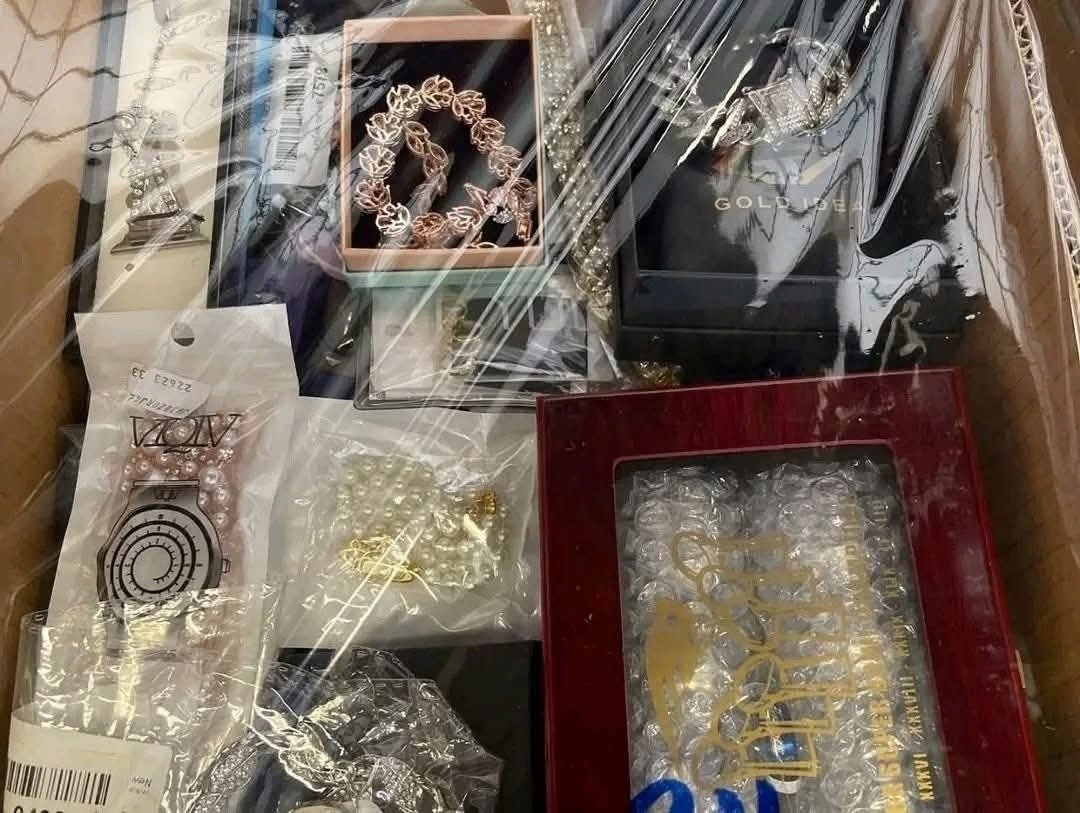 Wholesale Jewelry Liquidation Pallets - Image 9
