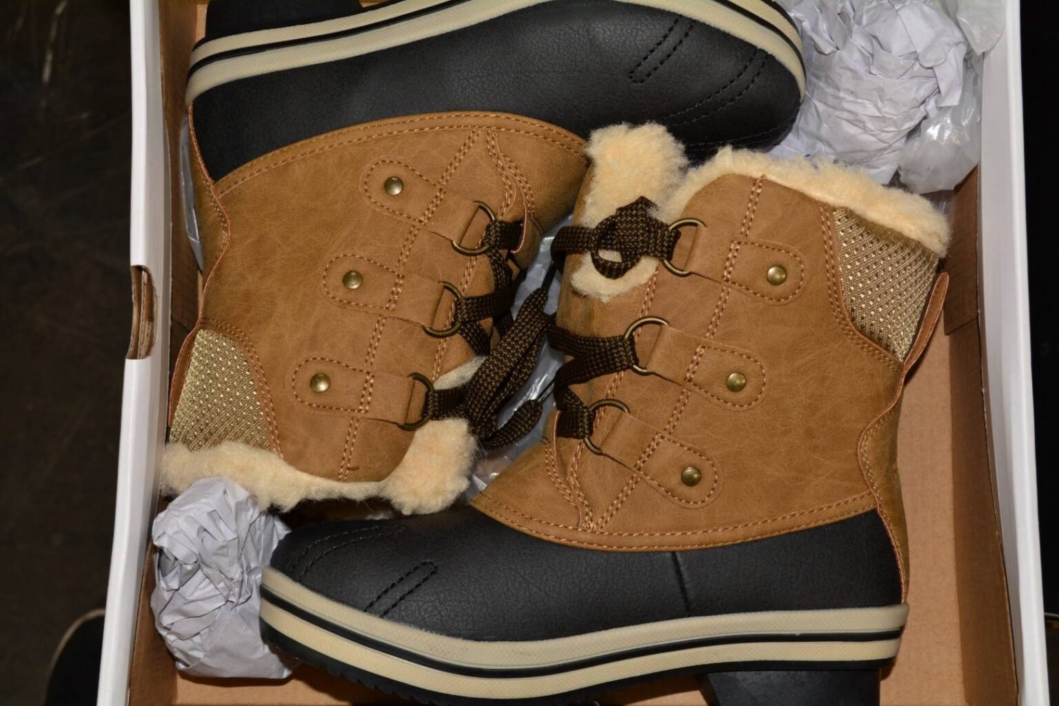 Assorted Shelf Pull Fall/Winter Womens Shoes