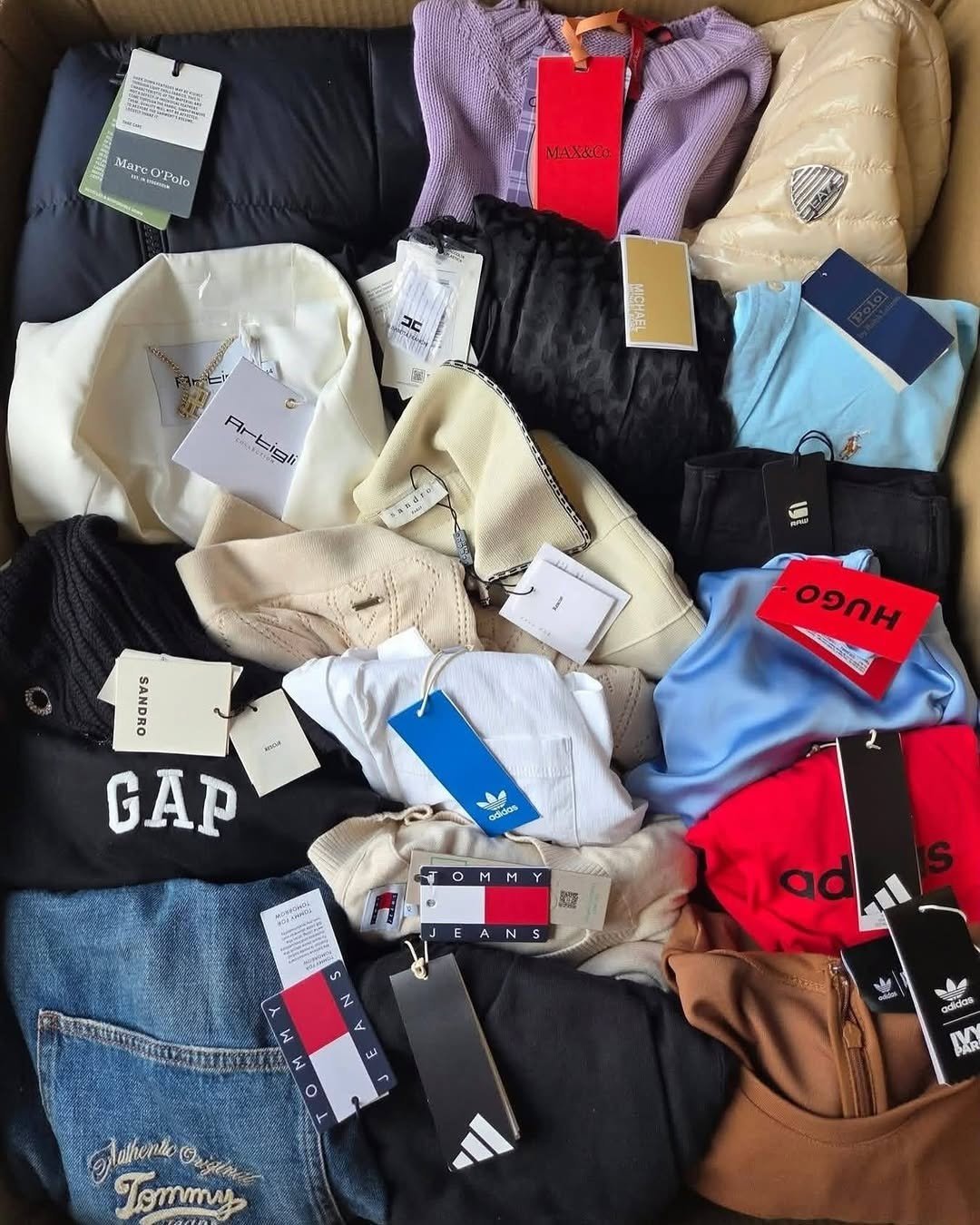 Clothing Overstock Wholesale Pallets