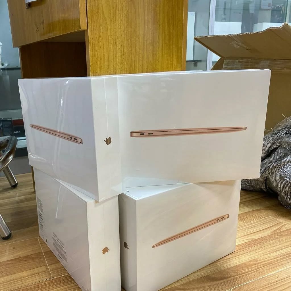 MacBook Air 2020 pallets