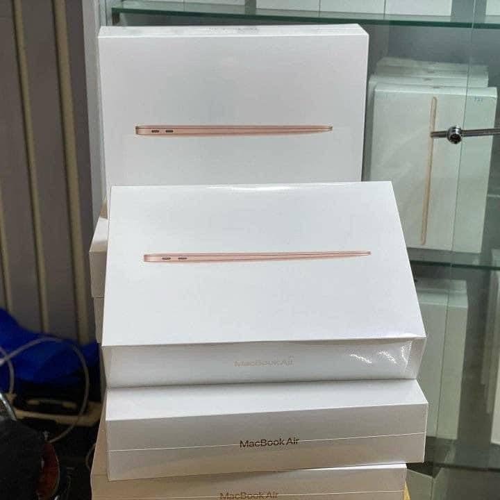 MacBook Air 2020 pallets