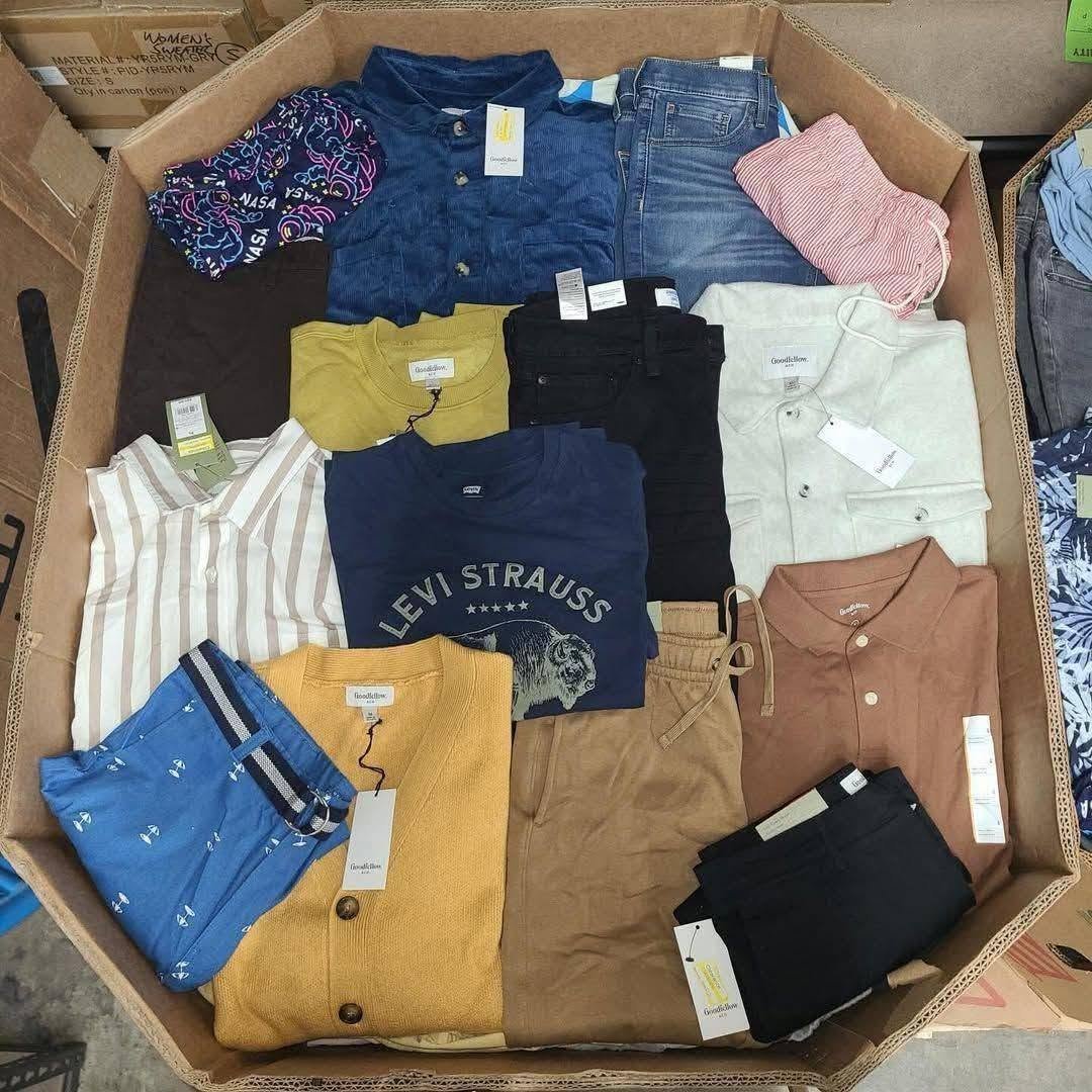 Men & Women Clothes Pallets - Image 3