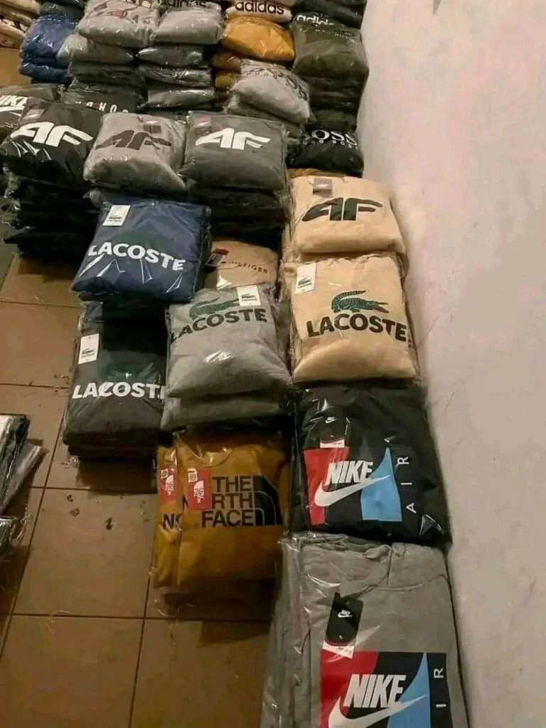 Men's and Women's Sweatshirts Pallets - Image 4