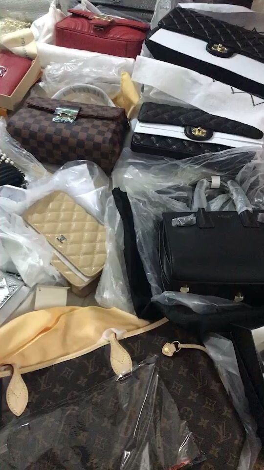 Wholesale Designer Bags Pallets - Image 4