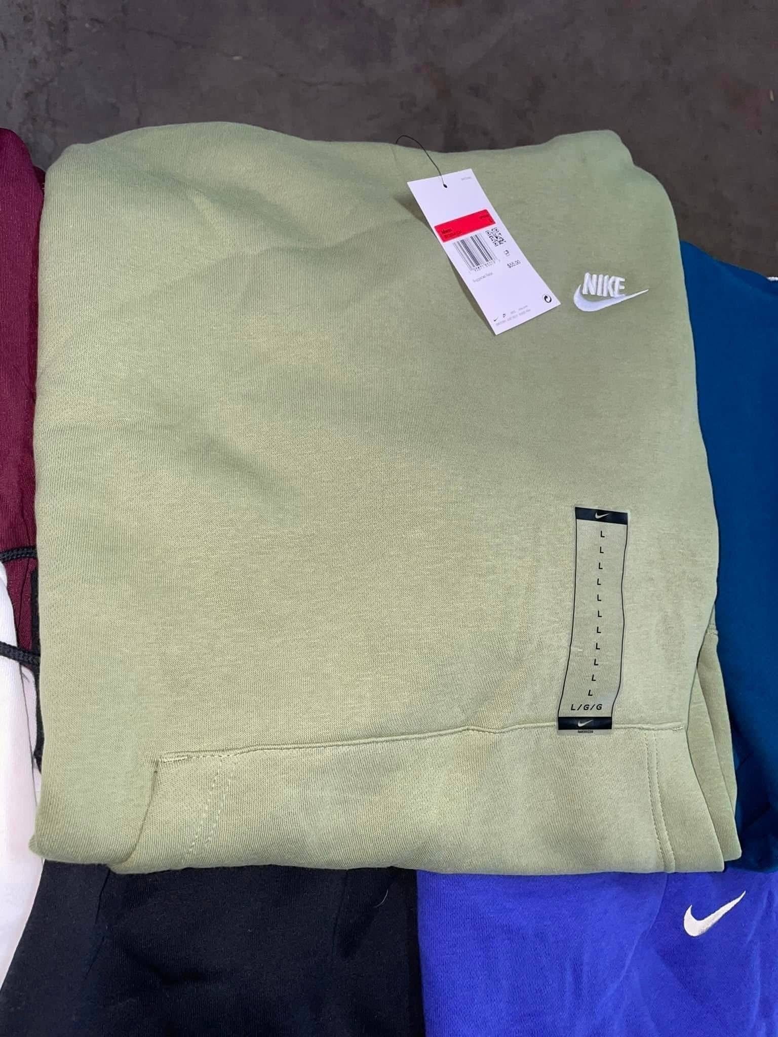 Wholesale Nike Clothing - Image 9