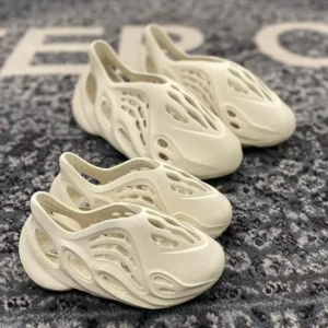 Wholesale Yeezy Foam Runner Pallets - Image 4