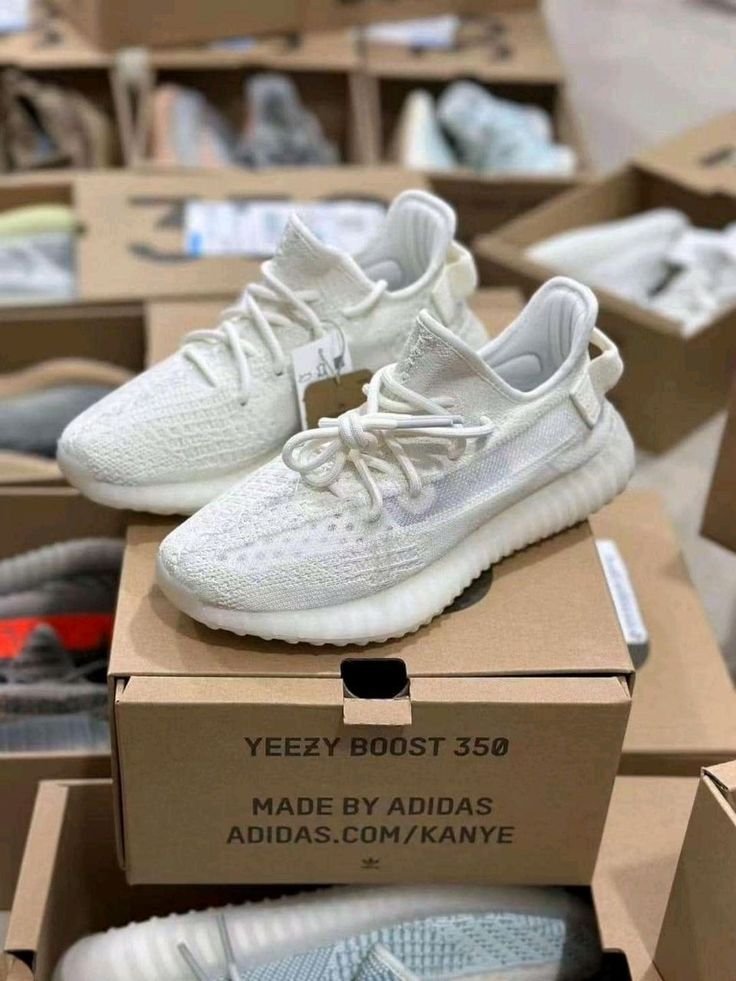 Yeezy Sneakers Pallets - Image 6