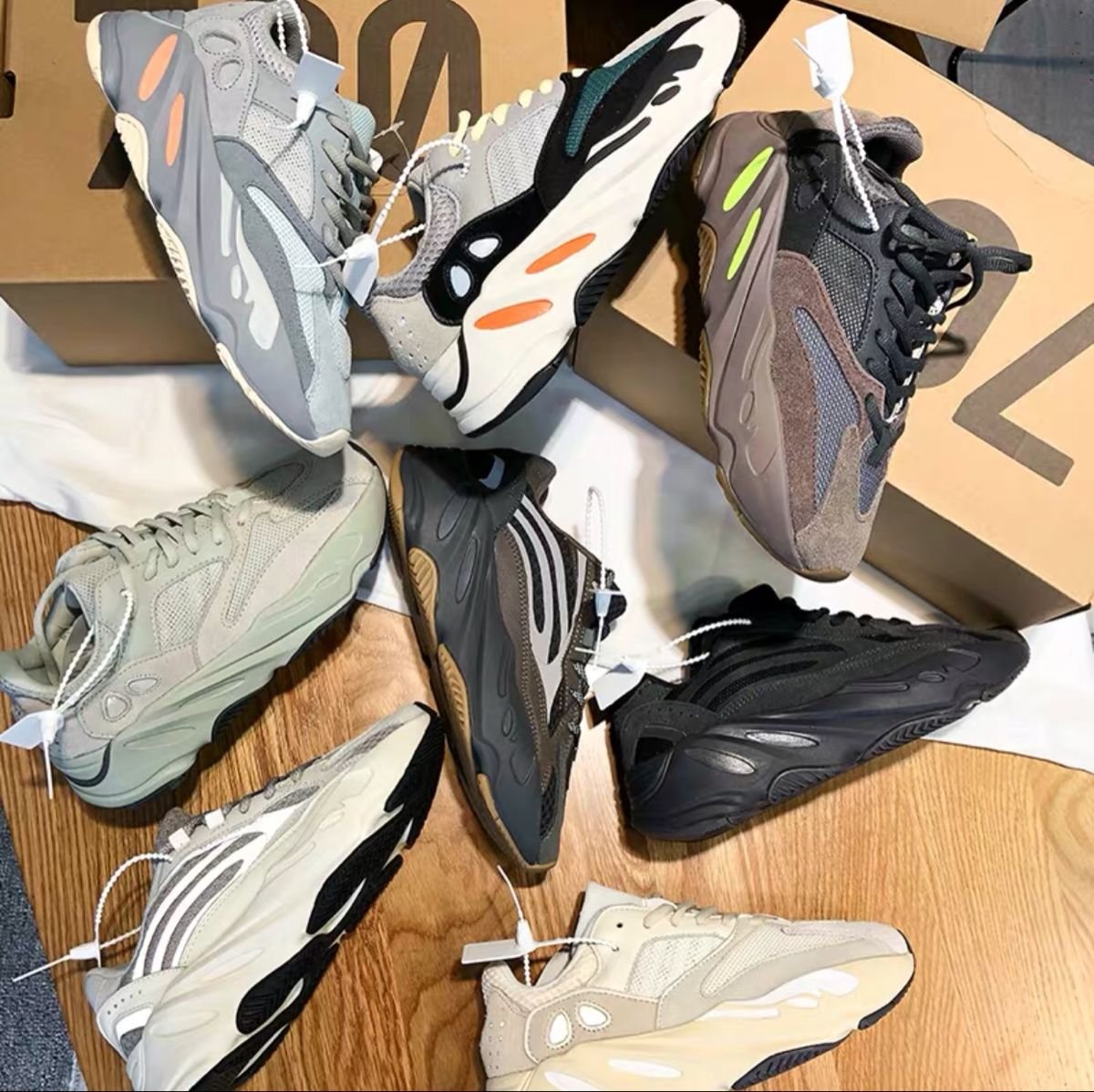 Yeezy Sneakers Pallets - Image 5