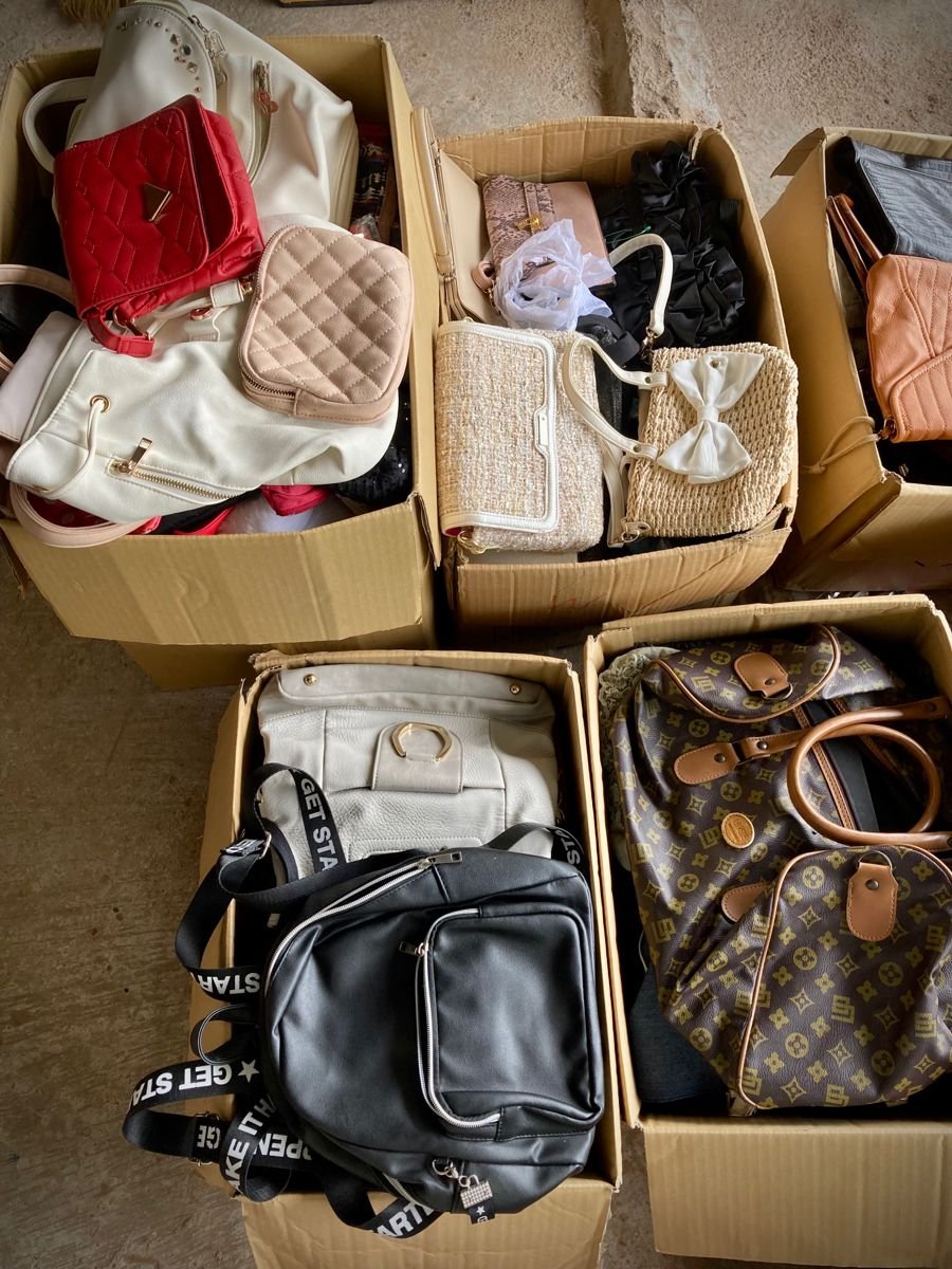 Wholesale Hand Bag Pallets - Image 5