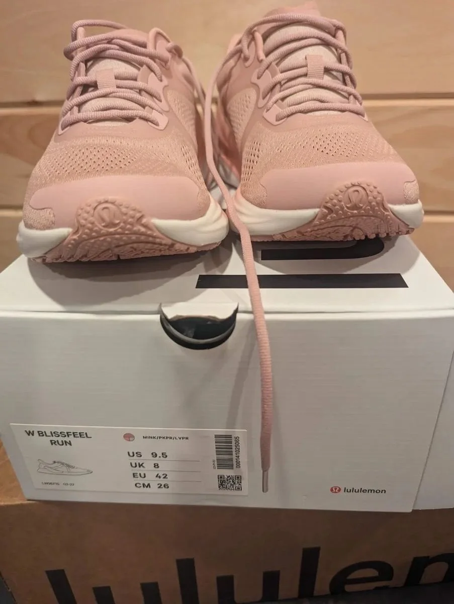 Wholesale Lululemon Shoes Pallets - Image 2