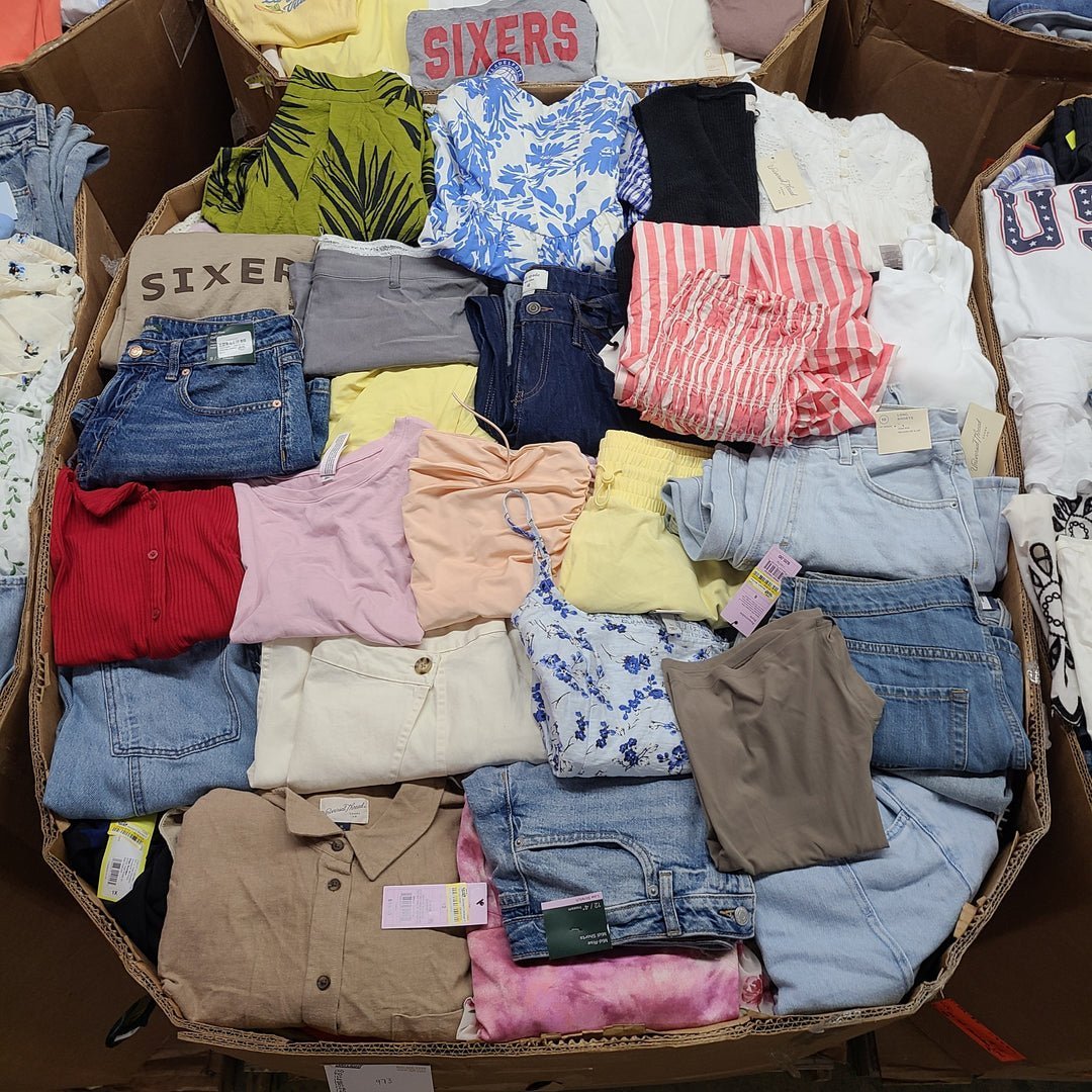 Target Women's Clothing Pallets - Image 19