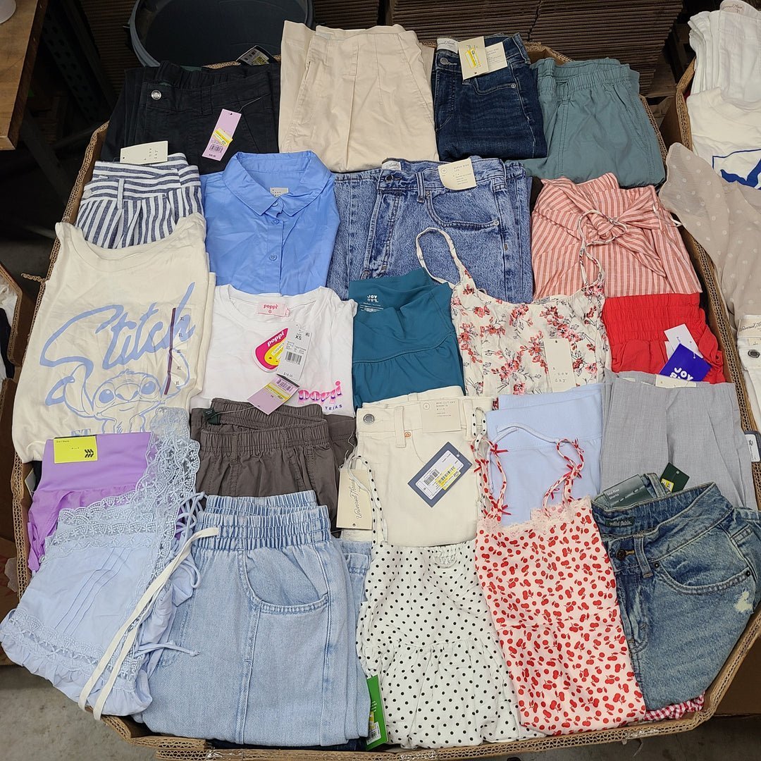 Target Women's Clothing Pallets - Image 2