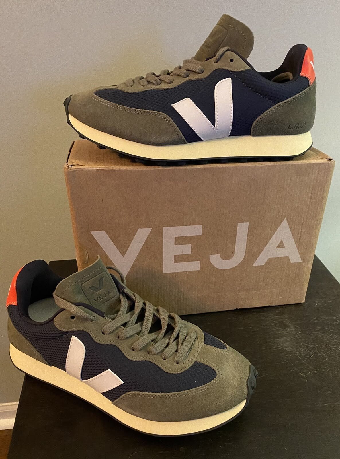 Veja Shoes Liquidation Pallets - Image 8