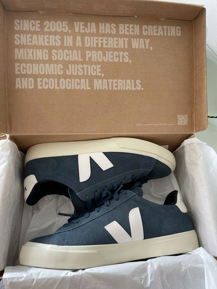 Veja Shoes Liquidation Pallets - Image 9
