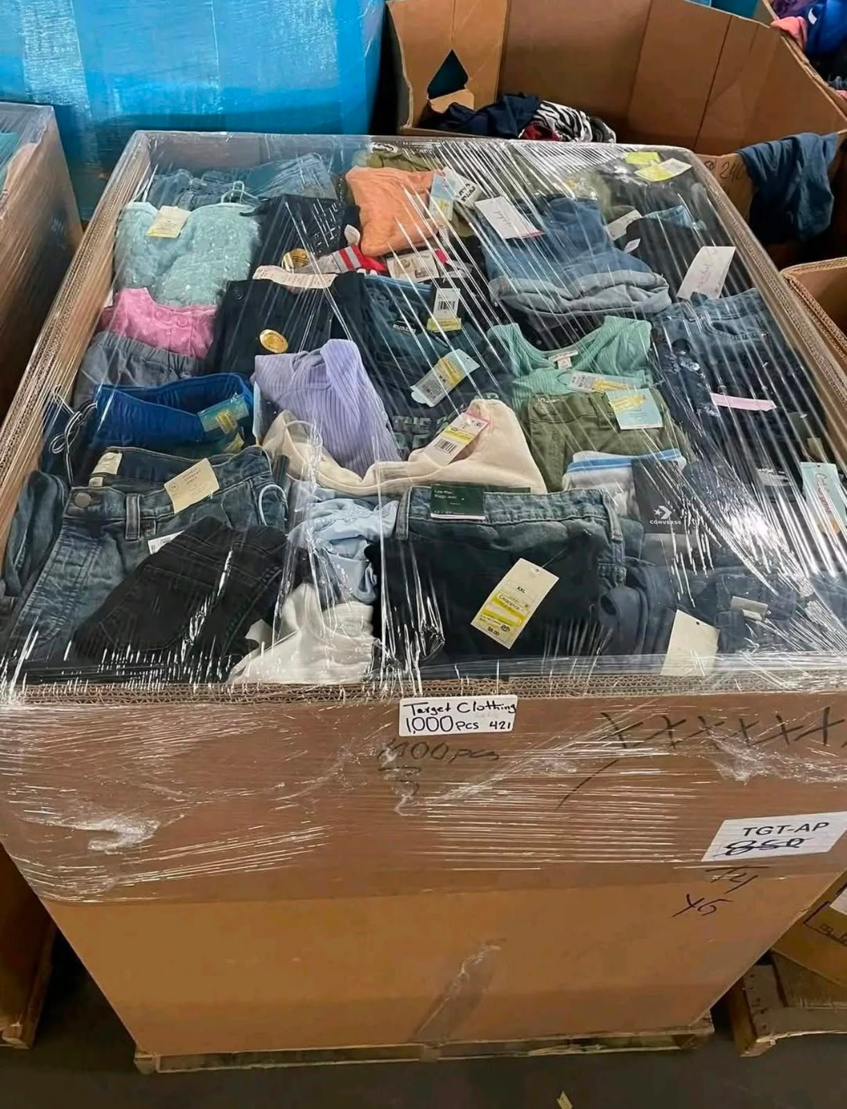 Target Summer Clothing Pallets - Image 4