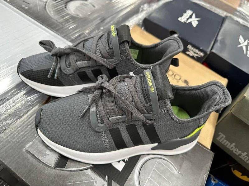 Wholesale Tennis Shoes Pallets - Image 3
