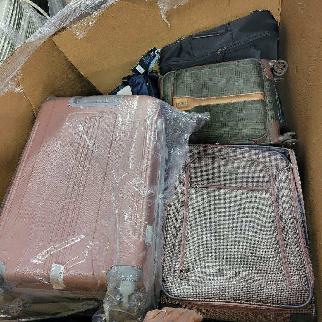 Luggage & Travel Bags Pallets - Image 10