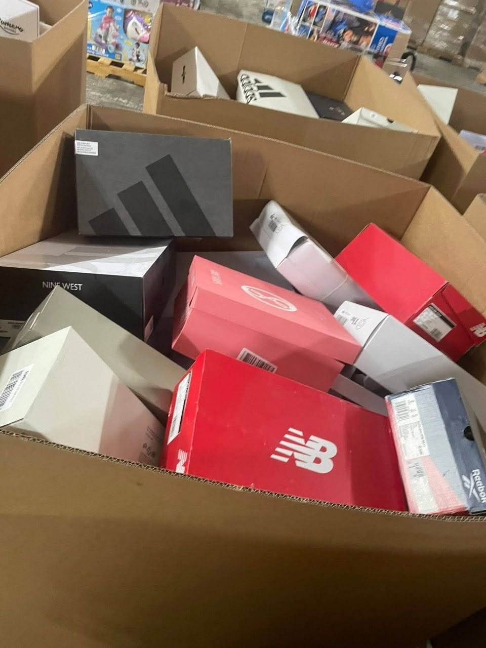 Wholesale Mixed Brand Shoes Pallets - Image 3