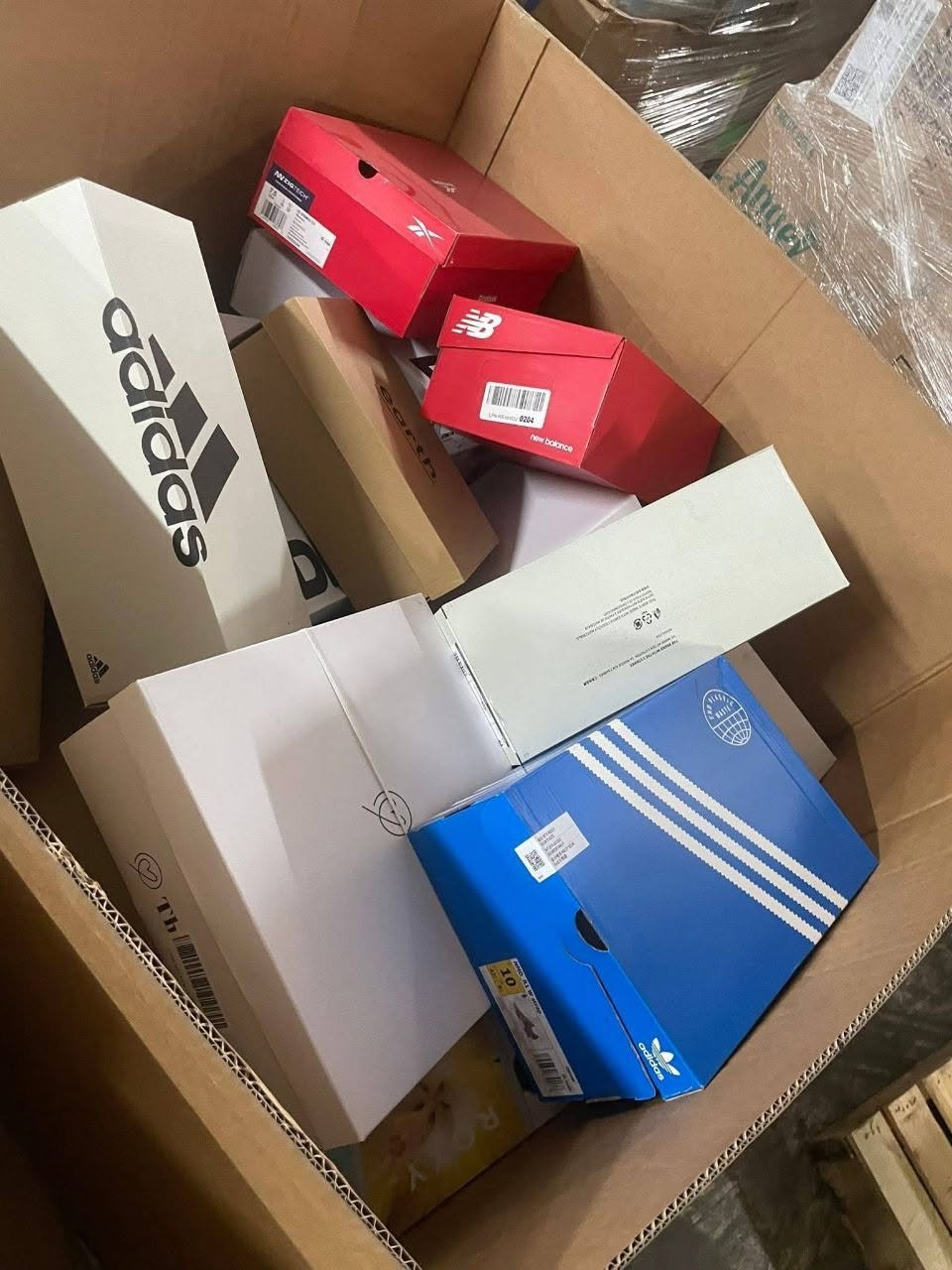 Wholesale Mixed Brand Shoes Pallets - Image 11