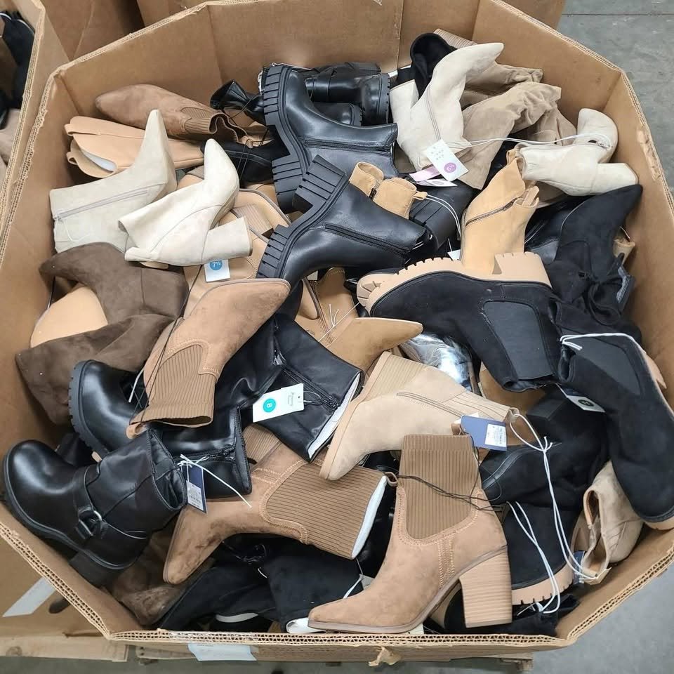 Women’s Boots Overstock Pallets - Image 7