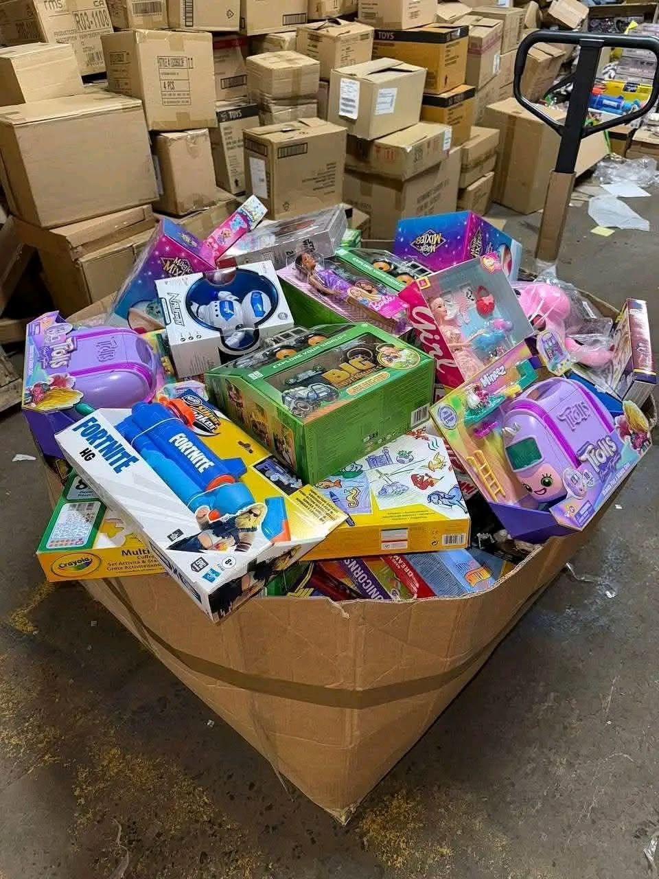 Amazon Toys Pallets - Image 6