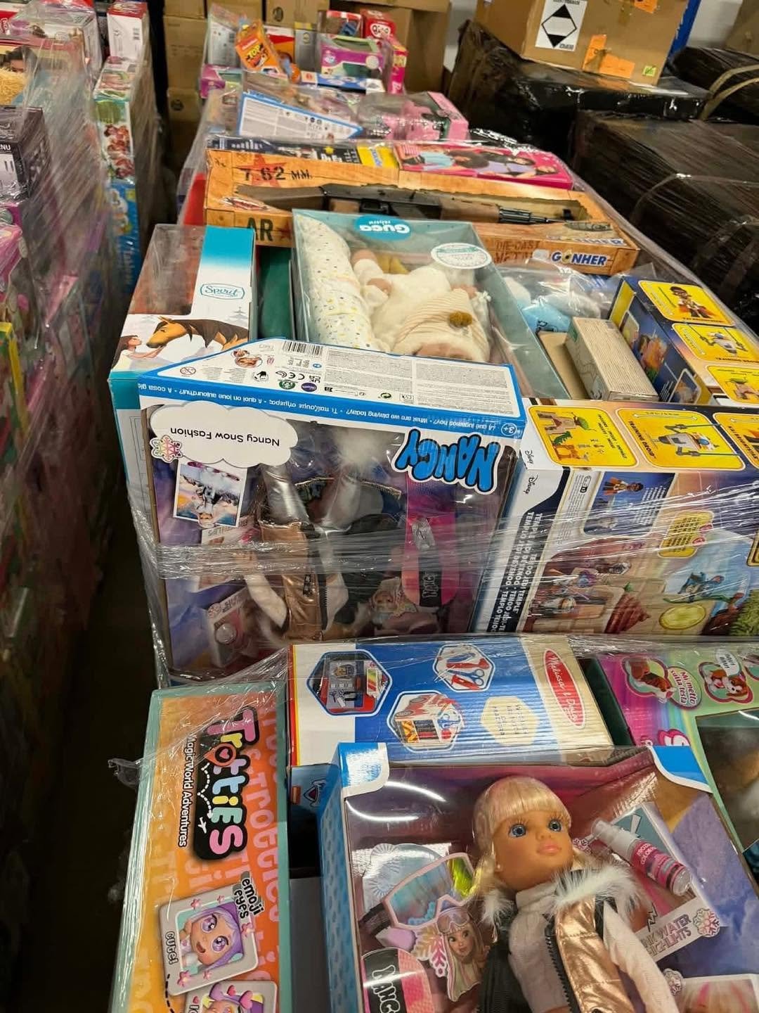 Amazon Toys Pallets - Image 8